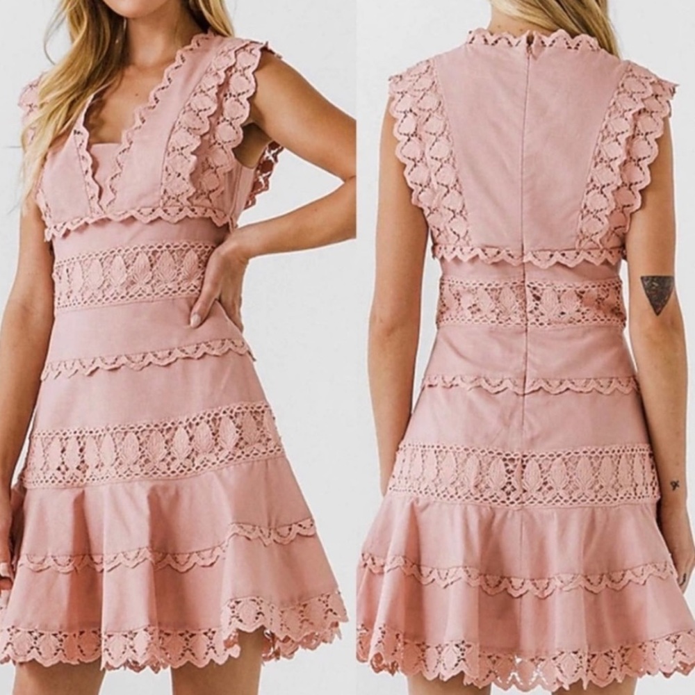 Endless Rose (dusty pink L)
Plunging Neck Lace Trim Dress..